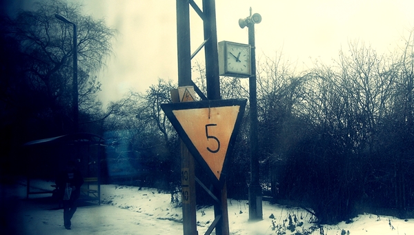 04 GDZIEŚ POMIĘDZY, CZYLI NIGDZIE